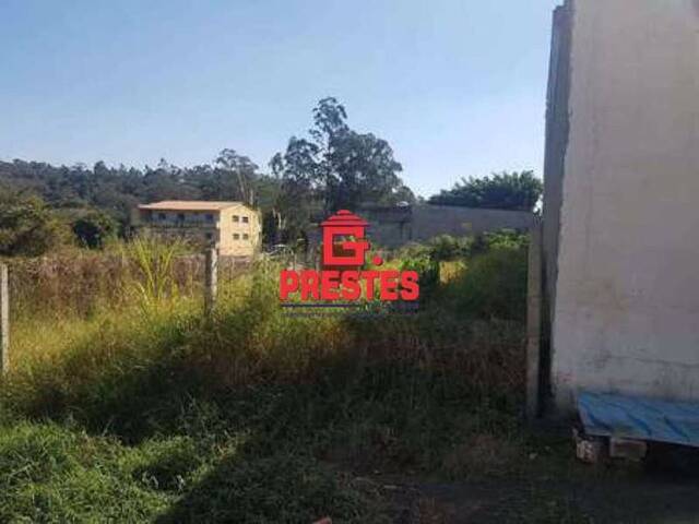 Venda em Condomínio Vale dos Pêssegos - Mairinque