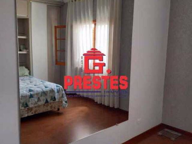 Sobrado para Venda em Sorocaba - 2