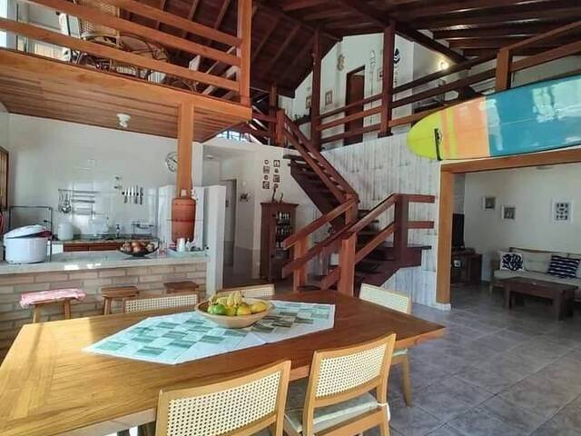 Sobrado para Venda em Caraguatatuba - 4