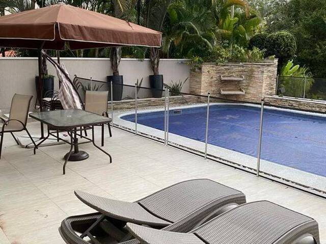 Casa para Venda em Santana de Parnaíba - 3