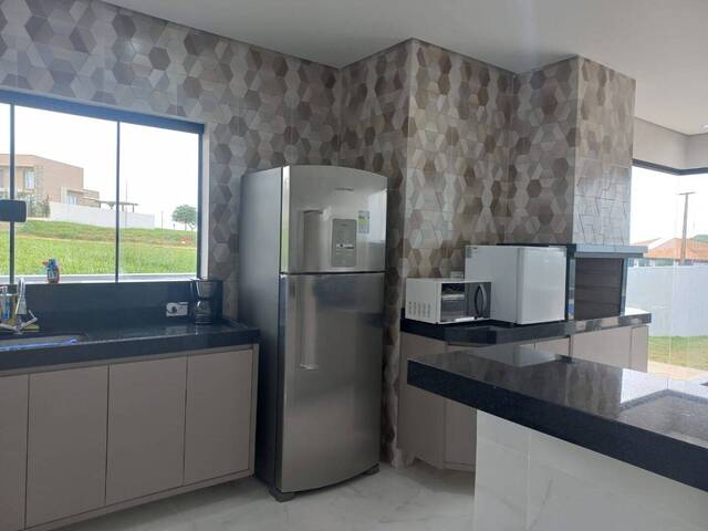 Casa para Venda em Paranapanema - 3