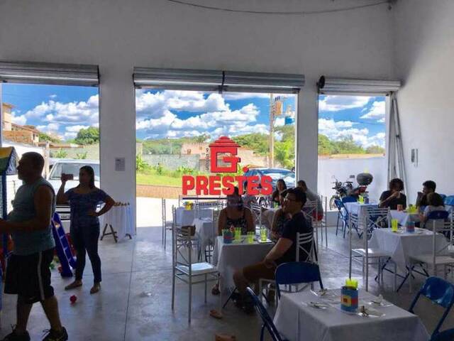 Salão Comercial para Venda em Salto - 4