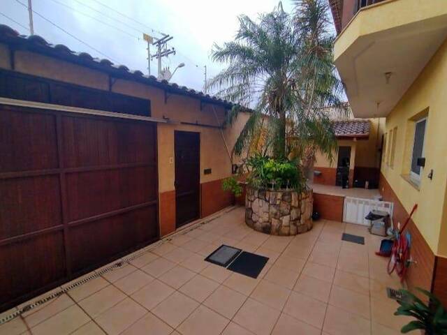 Sobrado para Venda em Sorocaba - 2