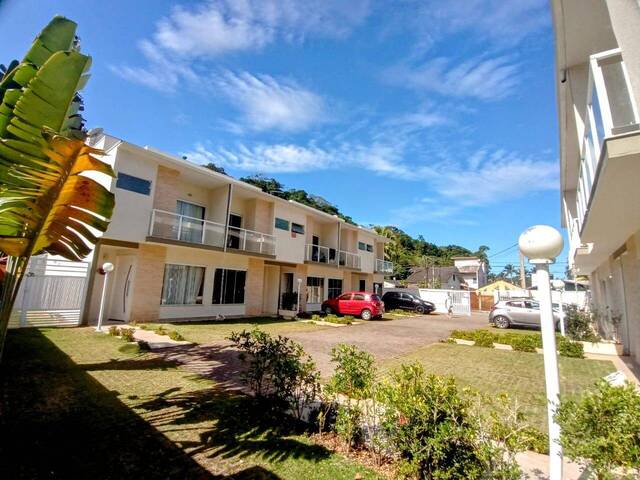 Sobrado para Venda em Caraguatatuba - 5