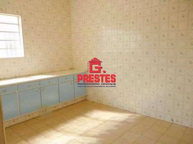 Sobrado para Venda em Sorocaba - 2