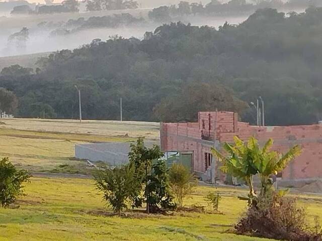 Venda em Village Ipanema 2 - Araçoiaba da Serra