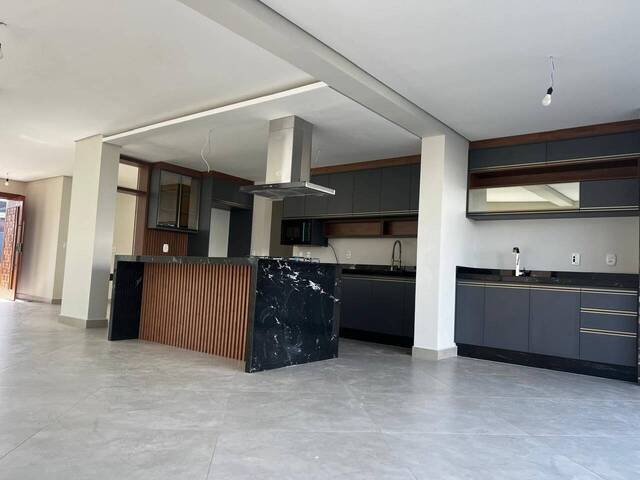 Sobrado para Venda em Sorocaba - 4