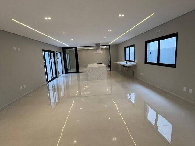 Sobrado para Venda em Sorocaba - 4